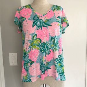 Lilly Pulitzer ETTA v-neck t-shirt, slightly longer in the back